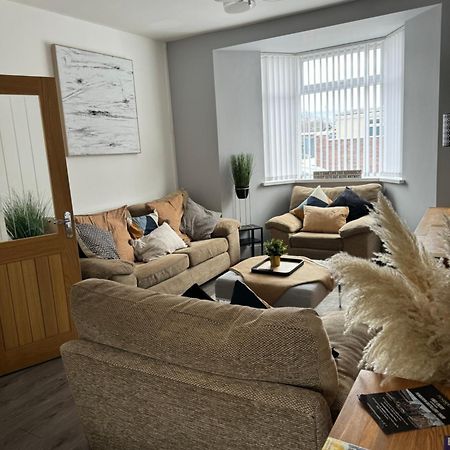 Modern, Spacious And Central Location Aberdare Extérieur photo