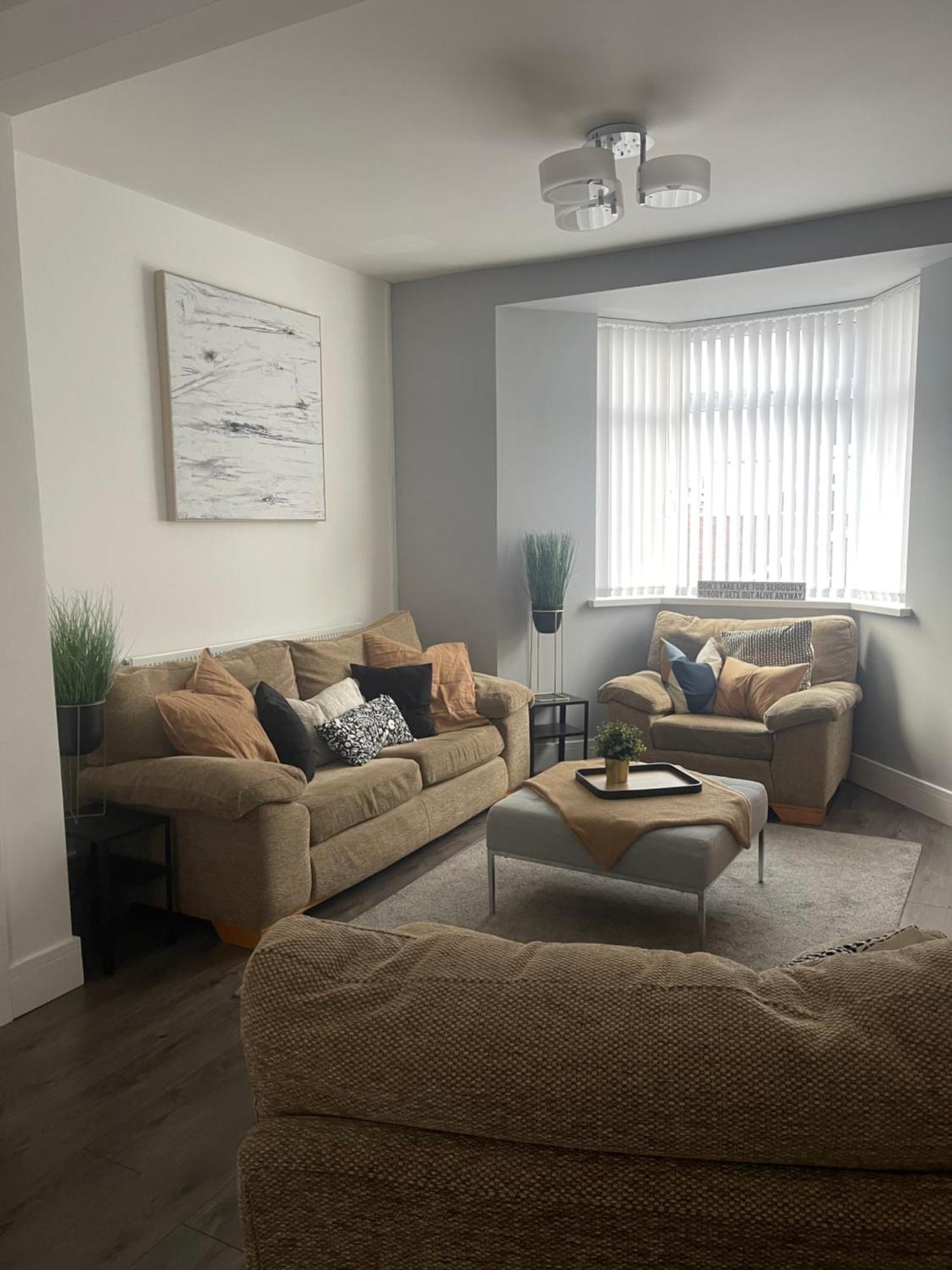 Modern, Spacious And Central Location Aberdare Extérieur photo