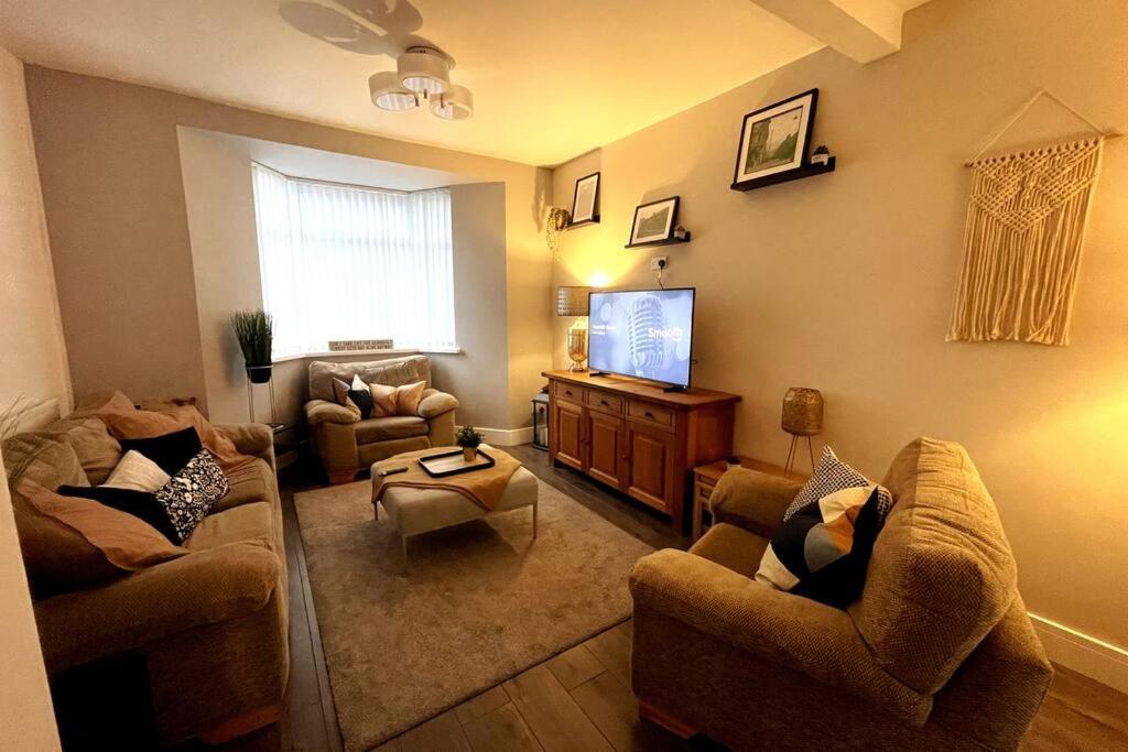Modern, Spacious And Central Location Aberdare Extérieur photo