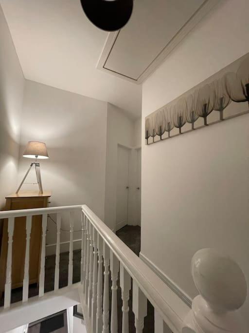 Modern, Spacious And Central Location Aberdare Extérieur photo
