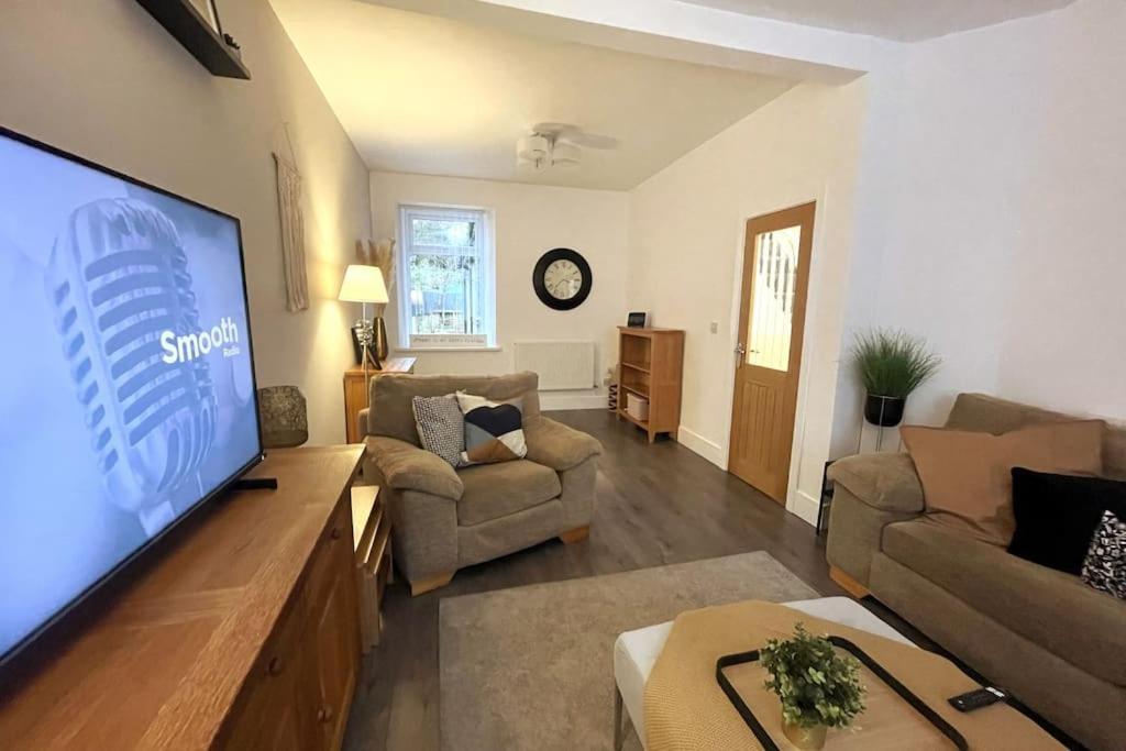 Modern, Spacious And Central Location Aberdare Extérieur photo